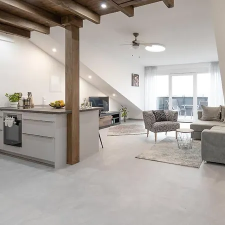 Exklusive Neubau-ferienwohnung Mit Fernsicht Konstancja